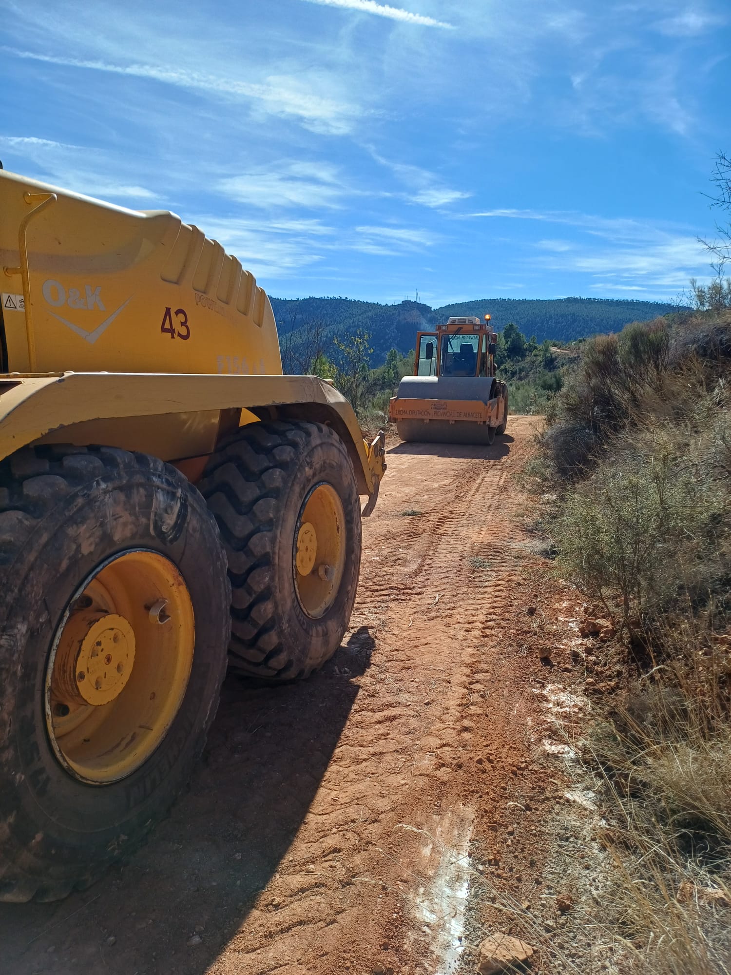 Arreglo de caminos en Bogarra gracias a Diputación.