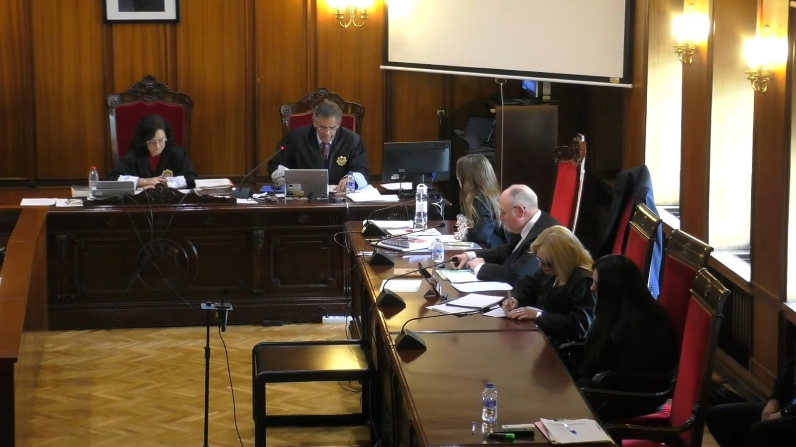 Juicio contra la acusada de asesinar a su bebé en Albacete abandonándolo en una papelera. - TSJCM