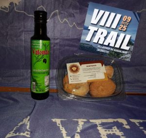 El VIII Villaverde Trail pone en valor los productos locales en la bolsa del corredor.