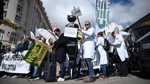 Alivio en la España rural tras el preacuerdo sanitario que suspende los paros previstos en enero.